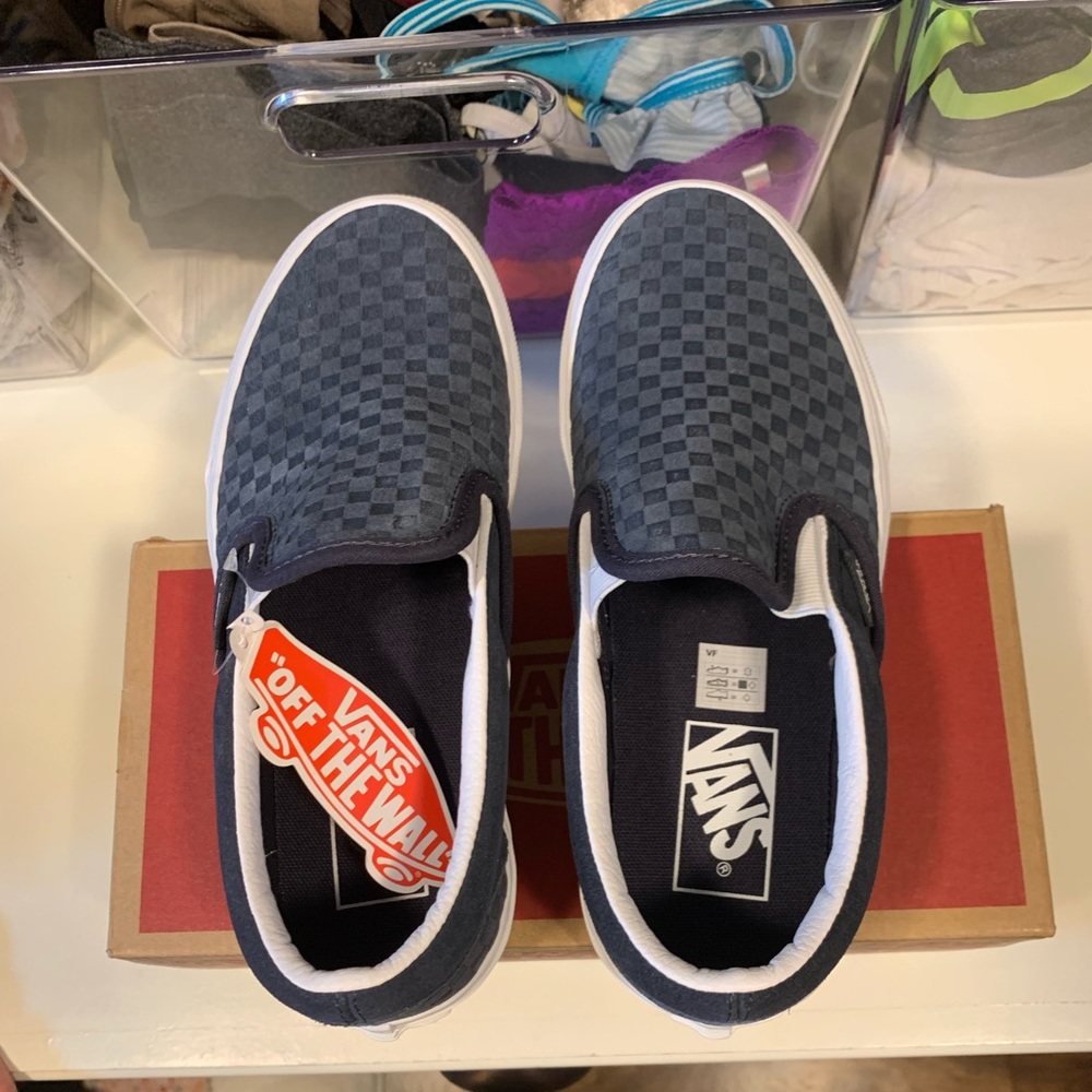 Vans - Picture 2 of 4
